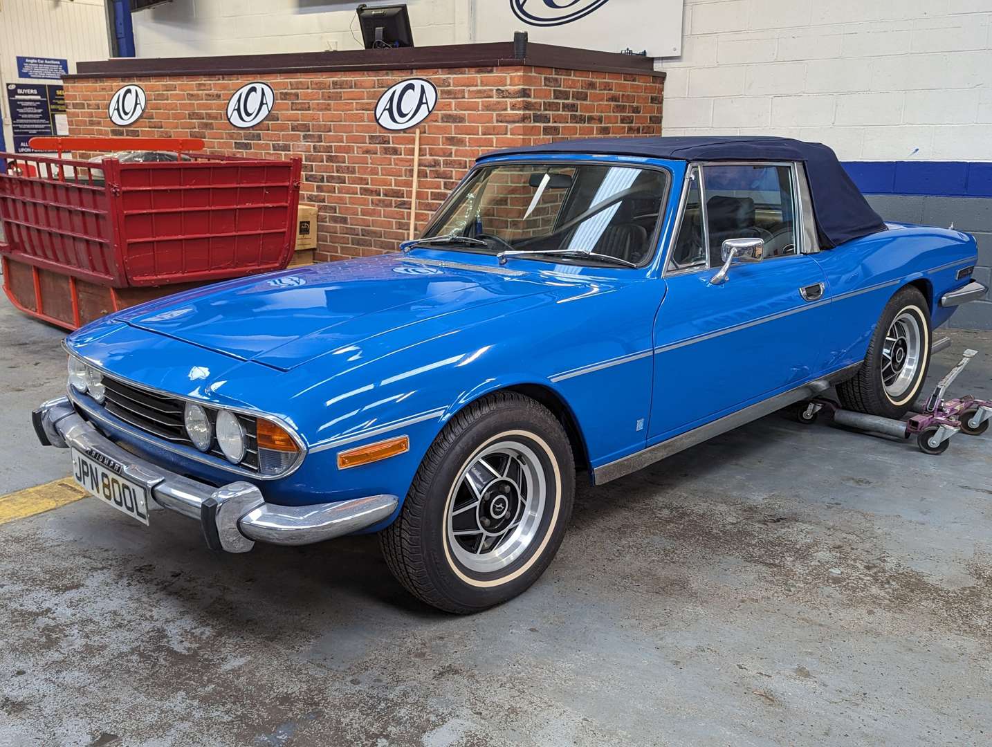 <p>1973 TRIUMPH STAG&nbsp;</p>