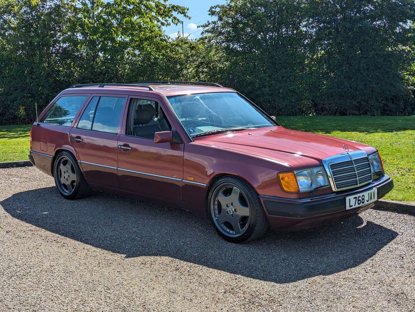 <p>1993 MERCEDES W124 320 TE ESTATE AUTO</p>