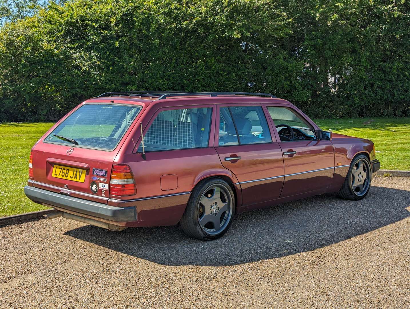 <p>1993 MERCEDES W124 320 TE ESTATE AUTO</p>