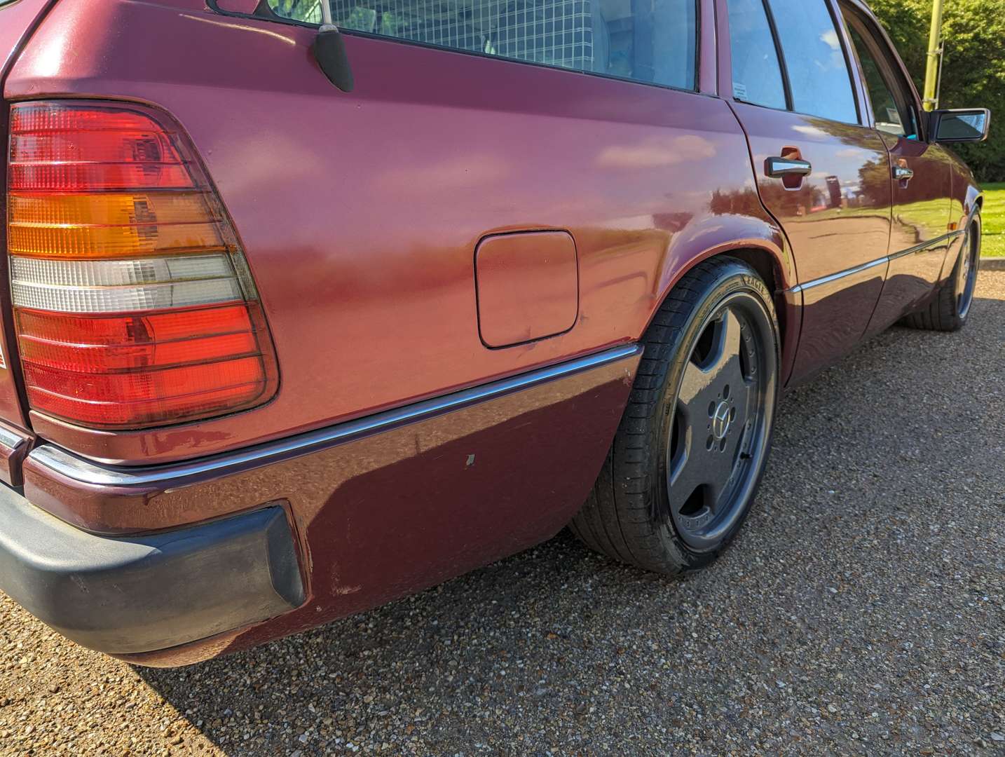 <p>1993 MERCEDES W124 320 TE ESTATE AUTO</p>