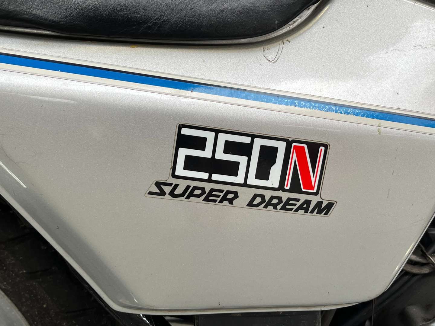 <p>1982 HONDA 250 SUPERDREAM&nbsp;</p>