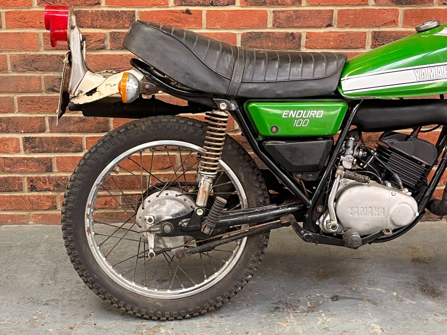 <p>1976 YAMAHA DT100</p>