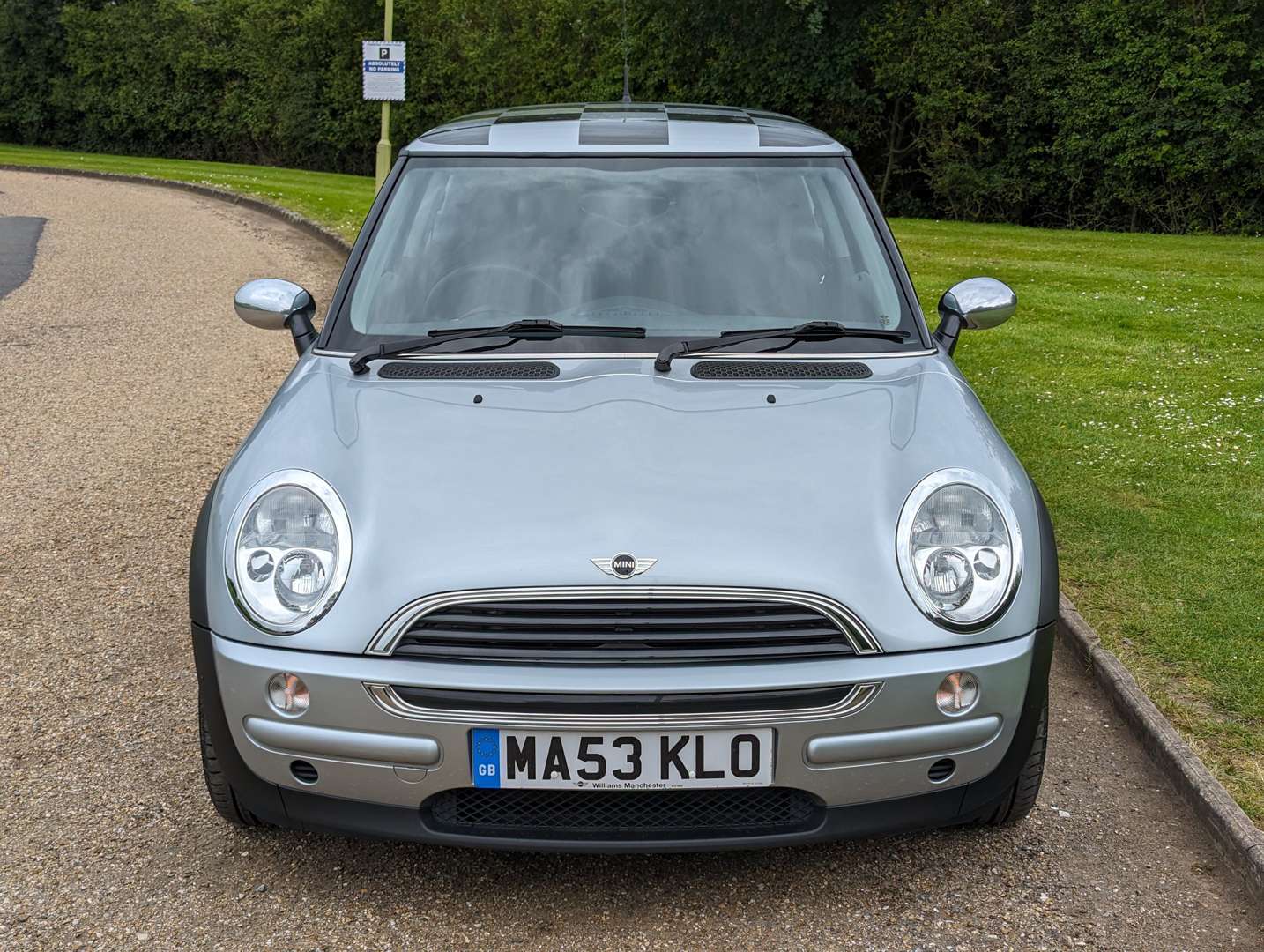 <p>2003 MINI ONE AUTO 18,300 MILES</p>