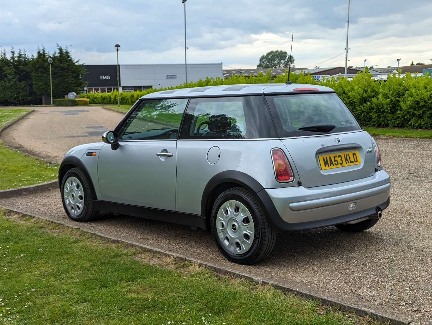 <p>2003 MINI ONE AUTO 18,300 MILES</p>