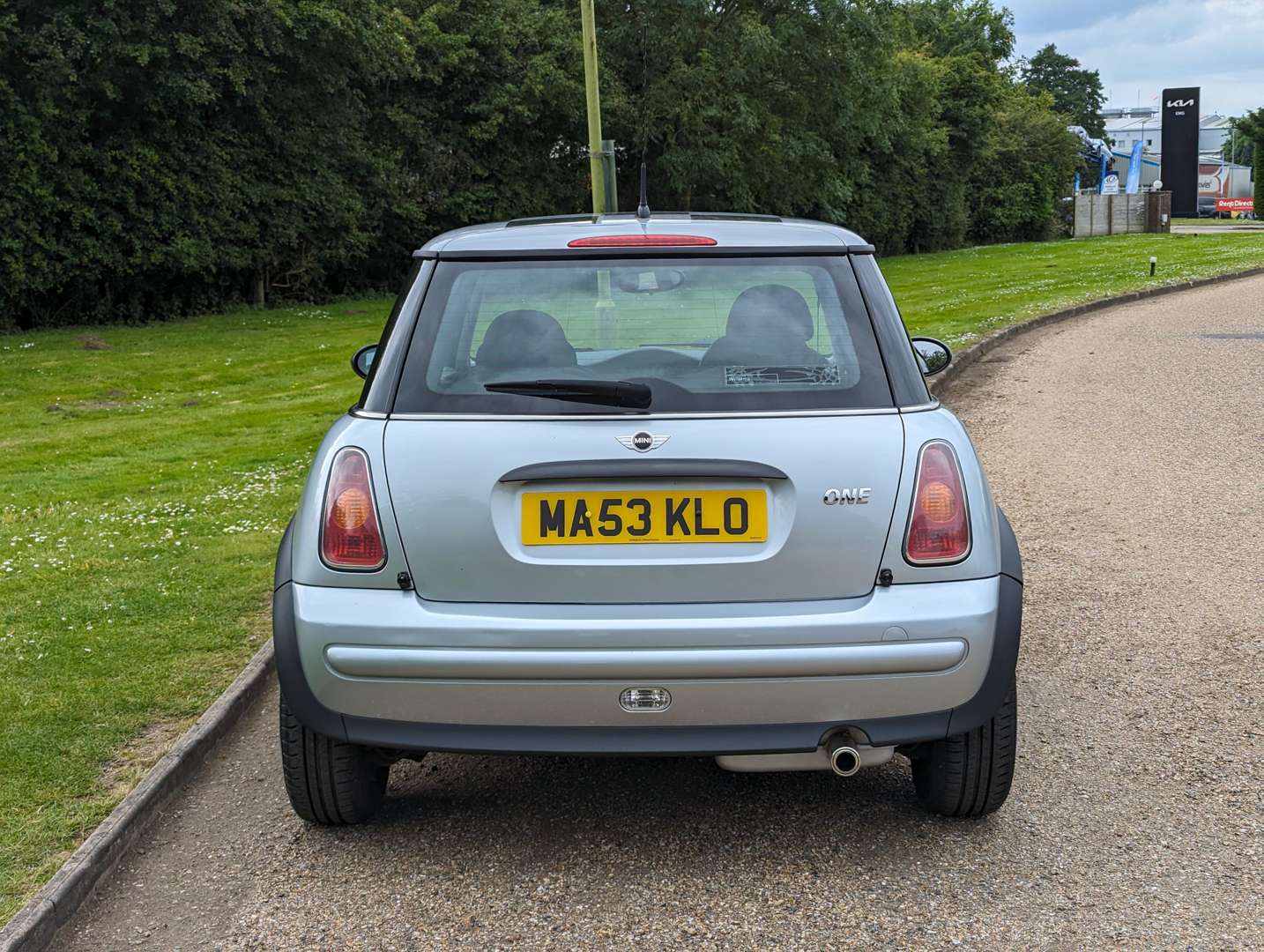 <p>2003 MINI ONE AUTO 18,300 MILES</p>