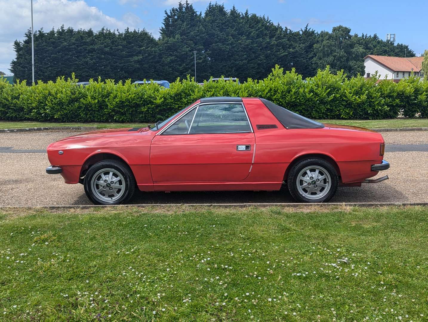 <p>1977 LANCIA BETA SPYDER 2000</p>