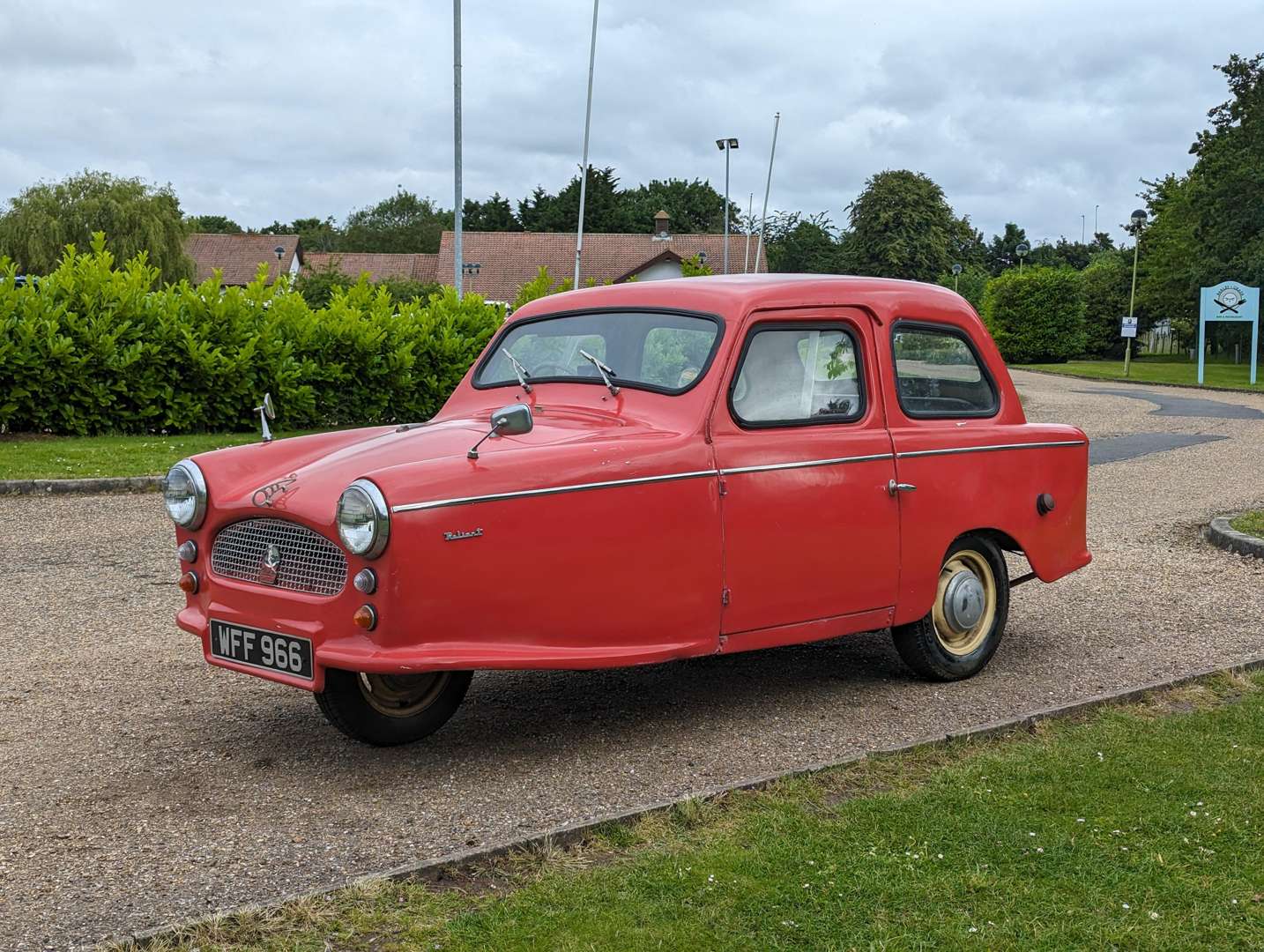 <p>1960 RELIANT REGAL MKV</p>