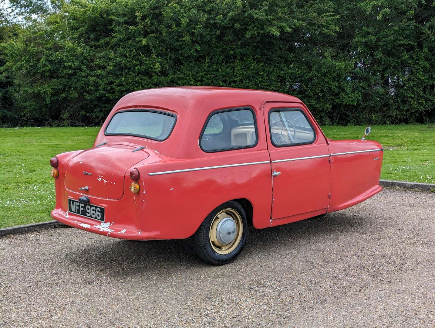 <p>1960 RELIANT REGAL MKV</p>