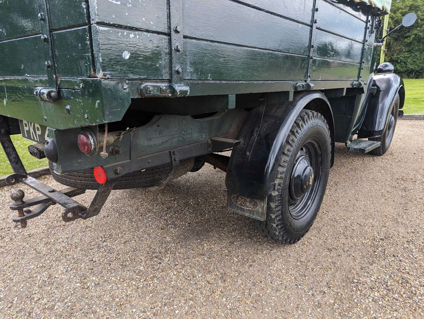 <p>1953 FORDSON E83W TRUCK</p>