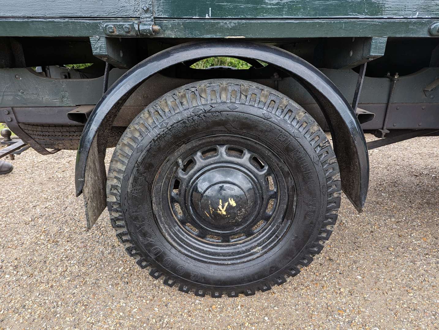 <p>1953 FORDSON E83W TRUCK</p>