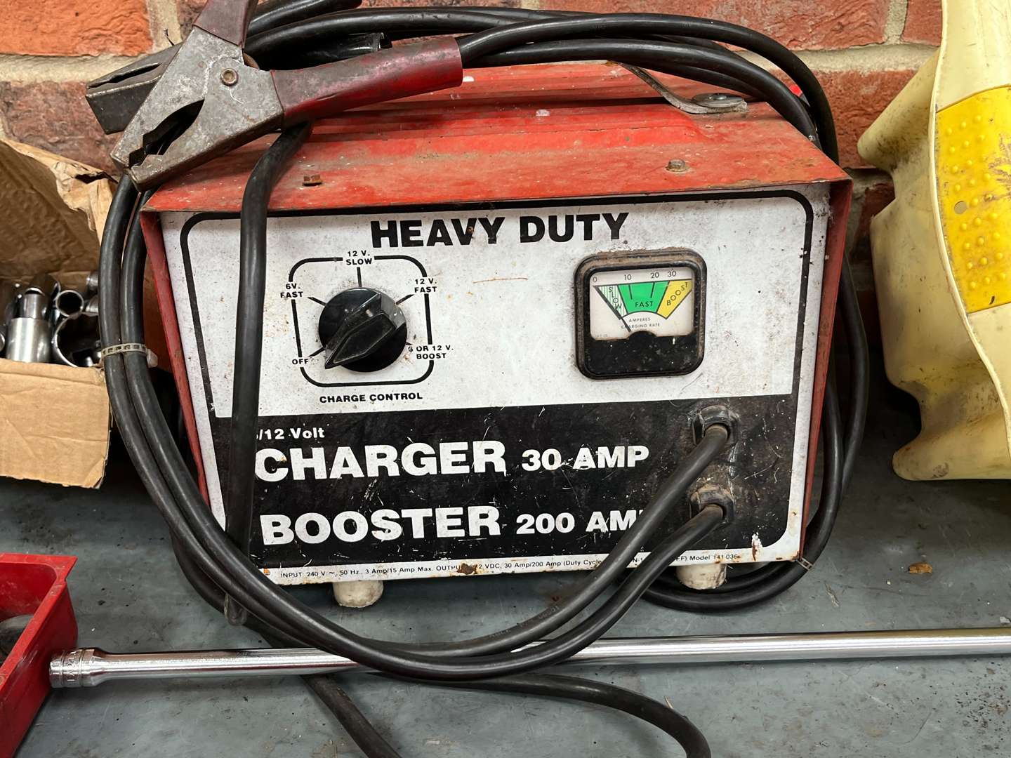 <p>Mixed Lot of Battery Charger, Sockets Etc&nbsp;</p>