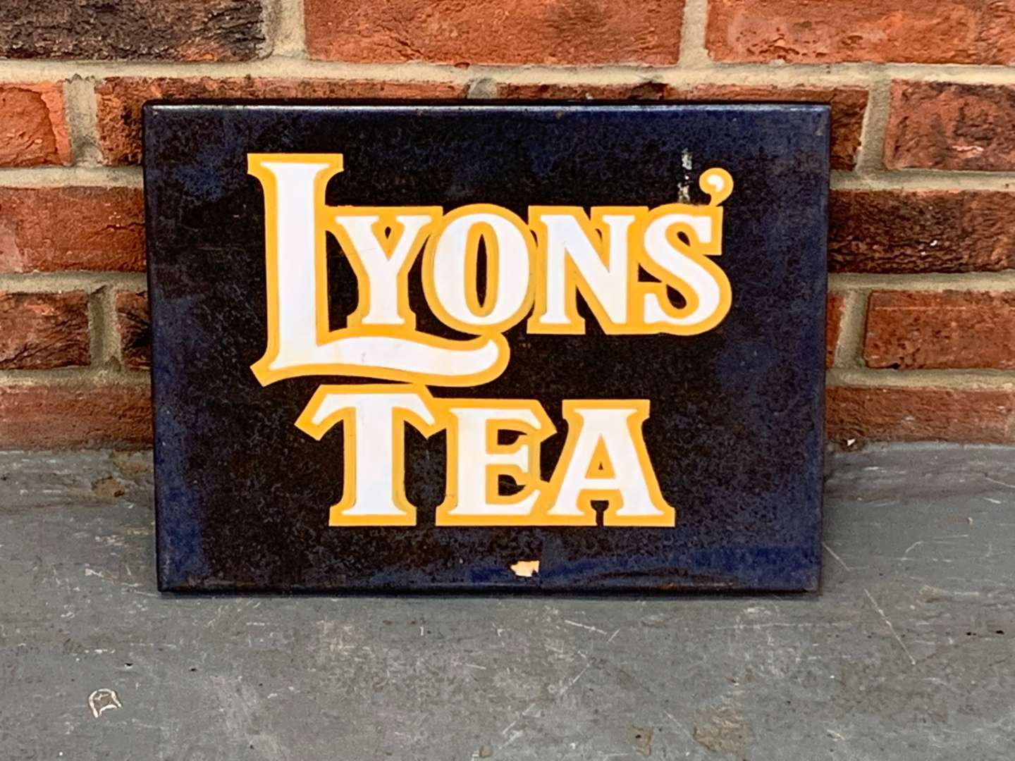 <p>Lyons Tea Metal Made Sign</p>