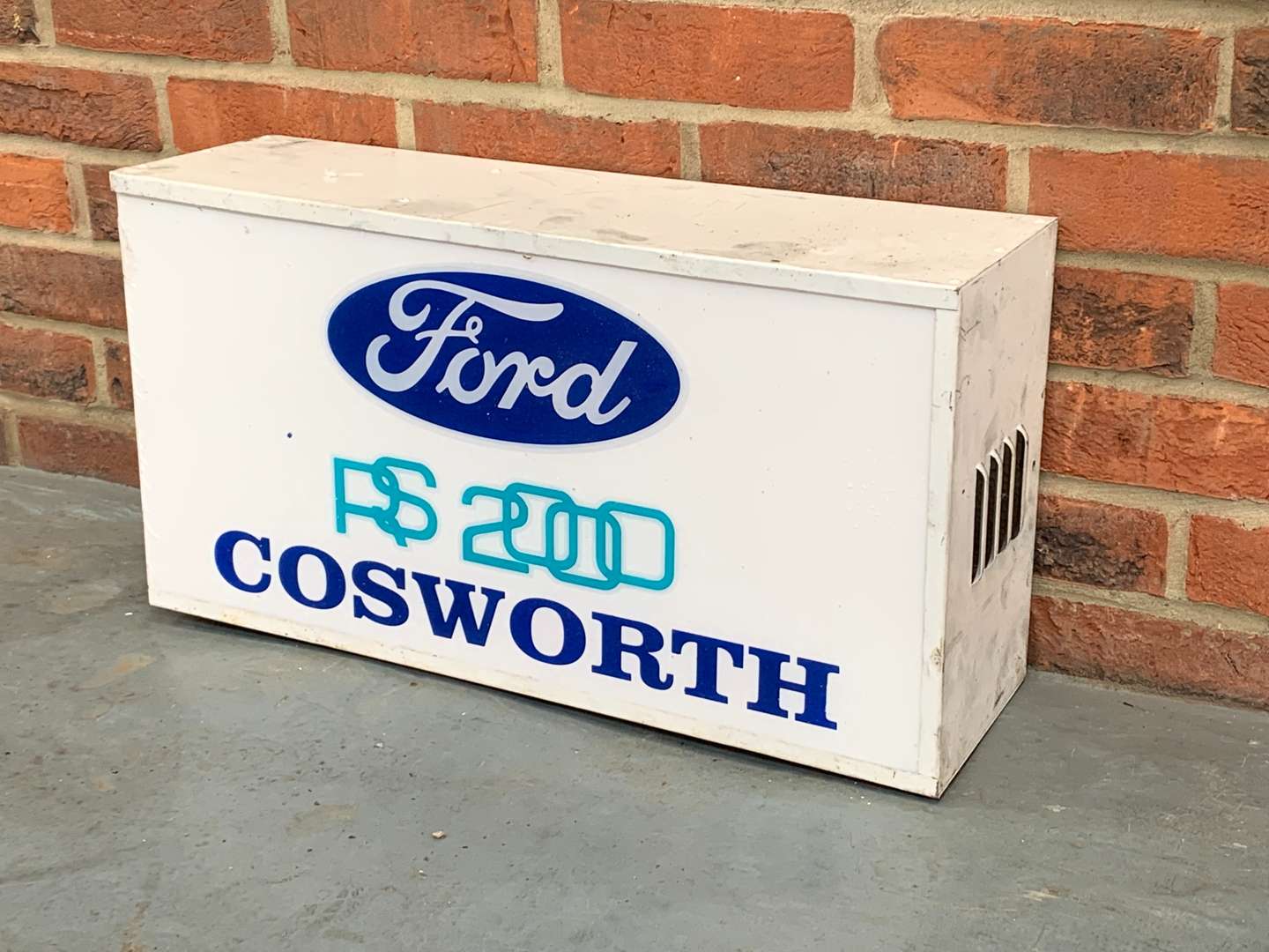 <p>Ford RS200 Cosworth Made Light Box</p>