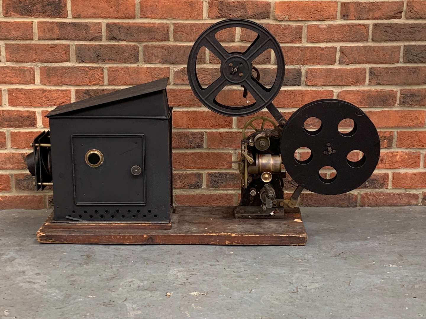 <p>Vintage Film Projector</p>