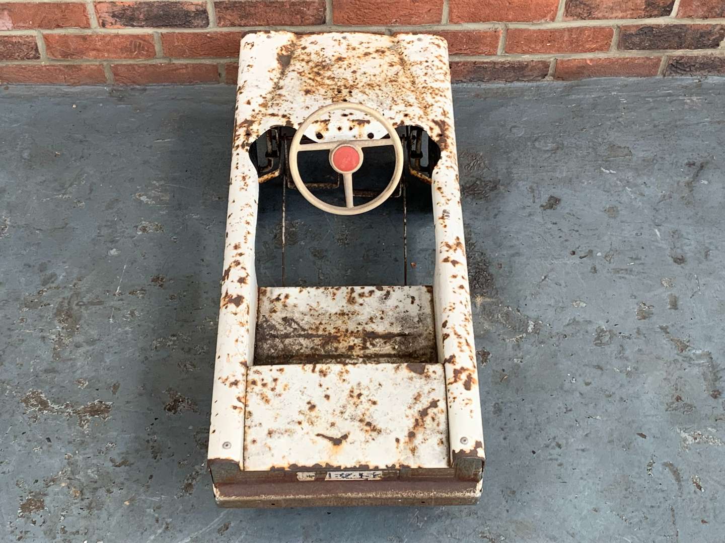 <p>Tri-Ang Motorway Patrol Tin Plate Pedal Car</p>