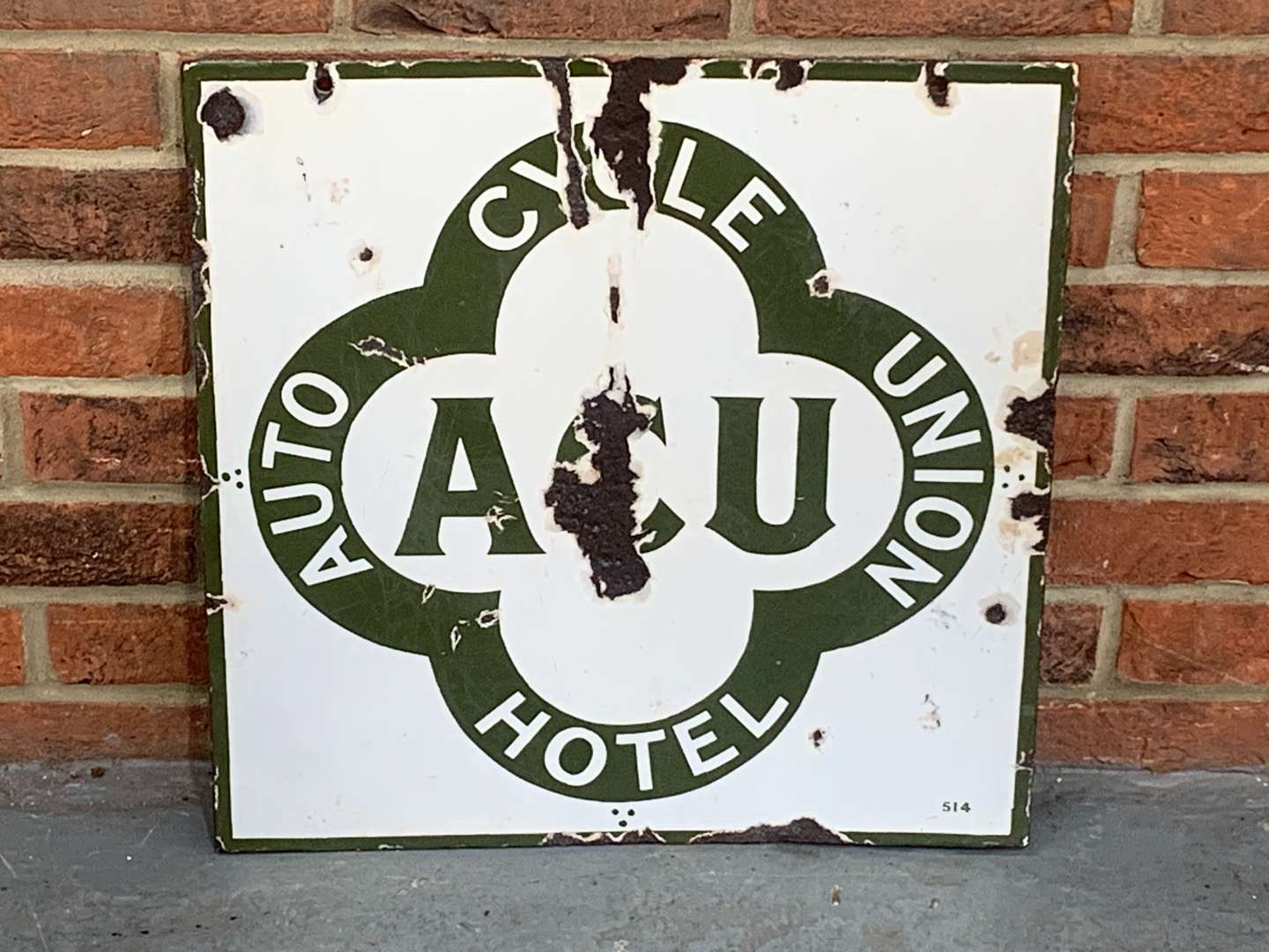 <p>Auto Cycle Union Hotel Enamel Sign</p>