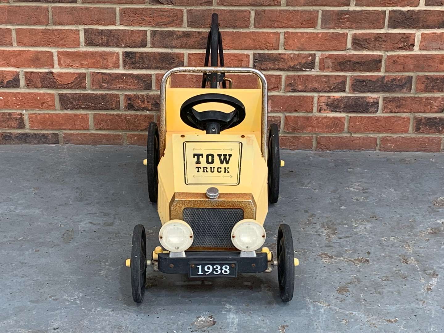 <p>Tin Plate Childs Pedal Tow Truck</p>