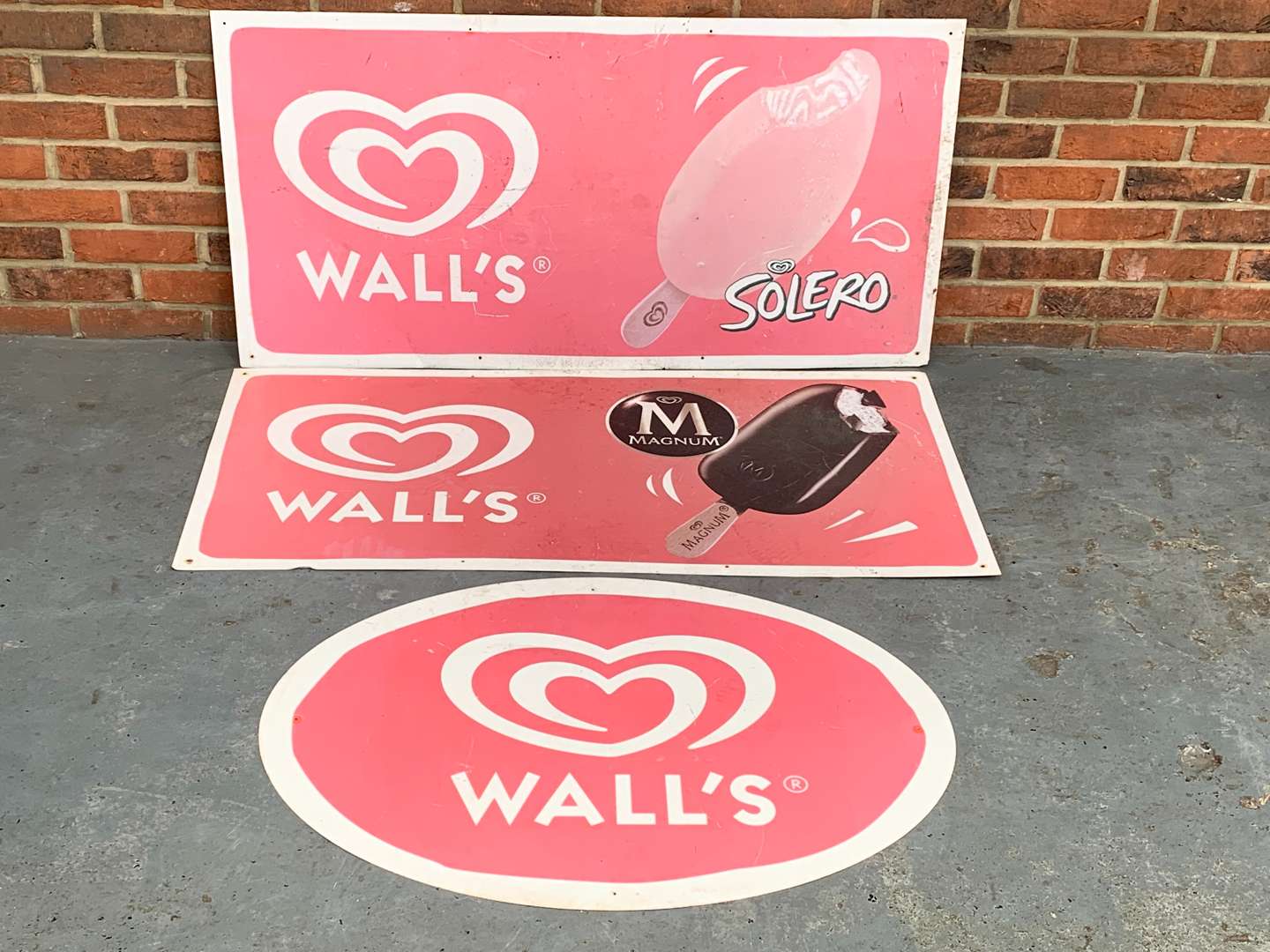 <p>Tree Aluminium Walls Ice Cream Signs</p>