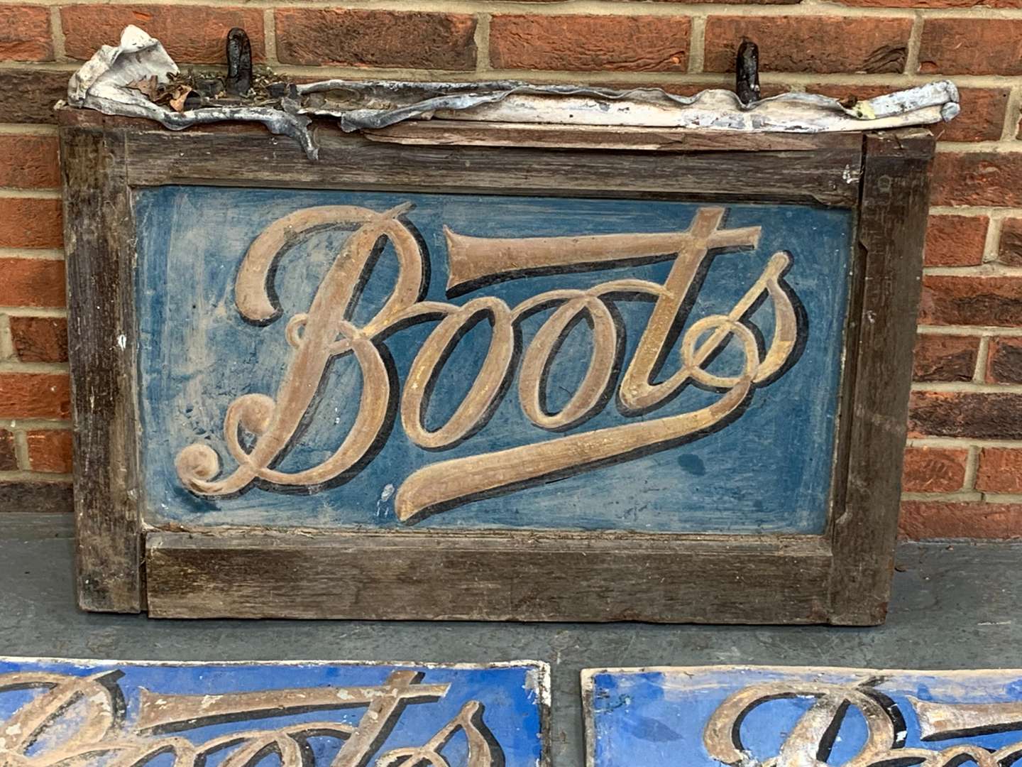 <p>Early Lead Boots Panelled Shop Sign</p>