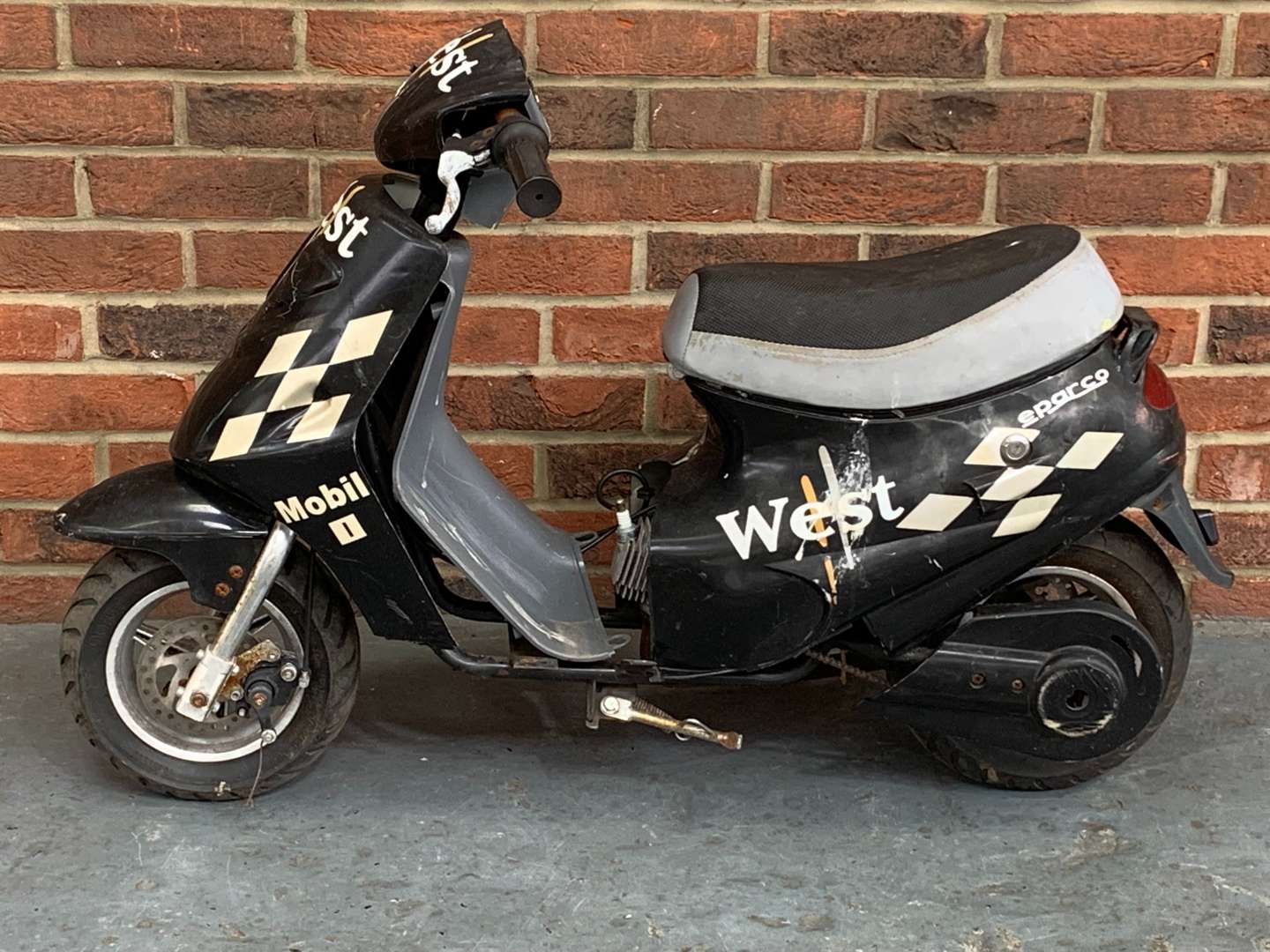 <p>West Liveried Childs Petrol Scooter</p>