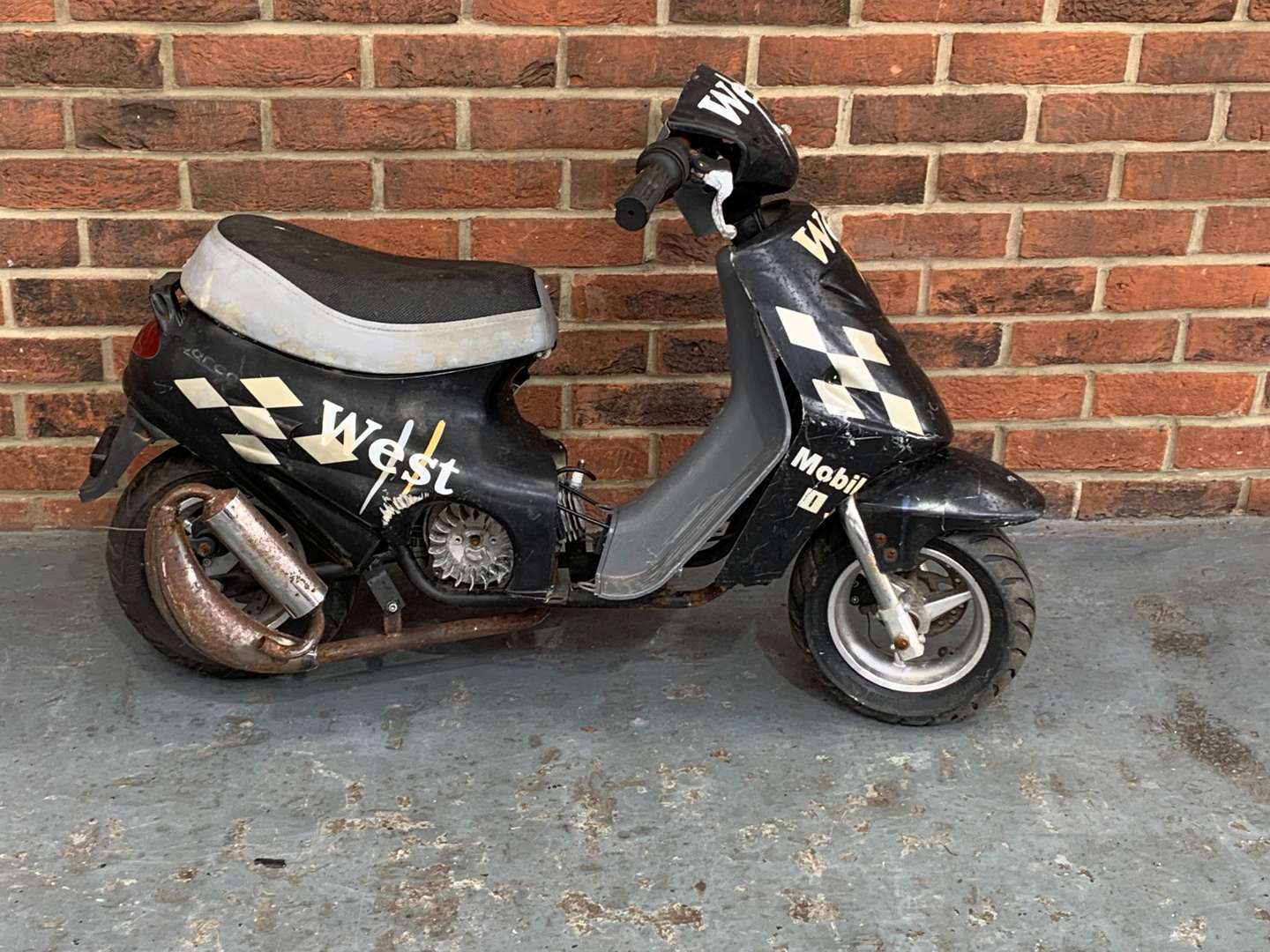 <p>West Liveried Childs Petrol Scooter</p>