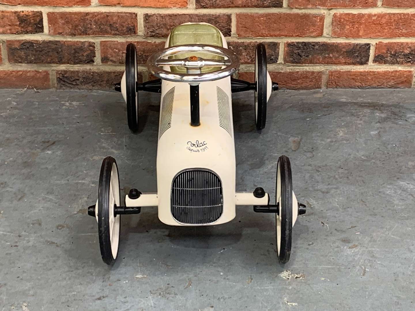 <p>Lilac Vintage Style Push Along Childs Car</p>