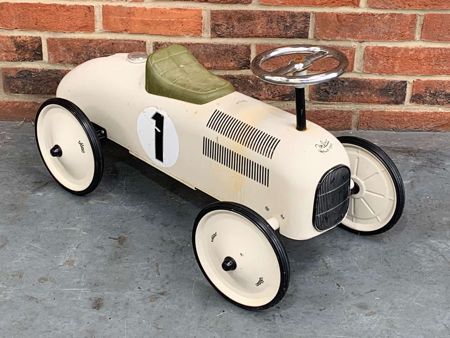 <p>Lilac Vintage Style Push Along Childs Car</p>