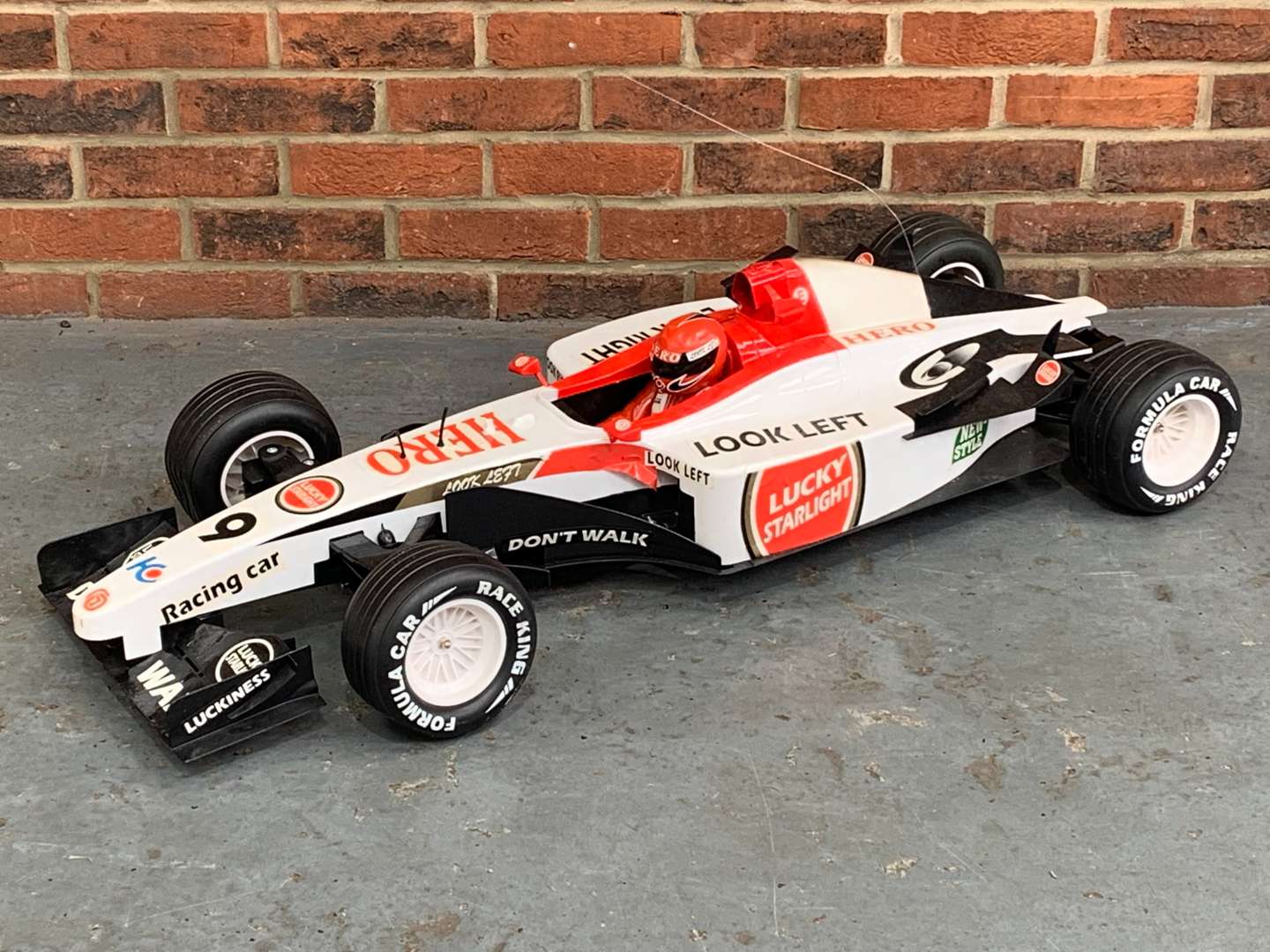 <p>Large Remote Controlled F1 Car a/f</p>