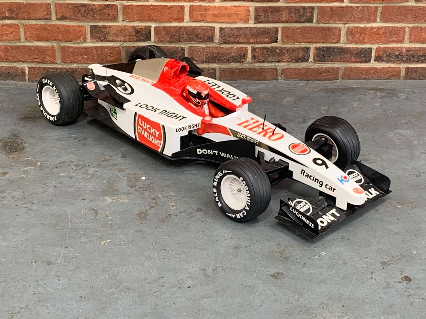 <p>Large Remote Controlled F1 Car a/f</p>