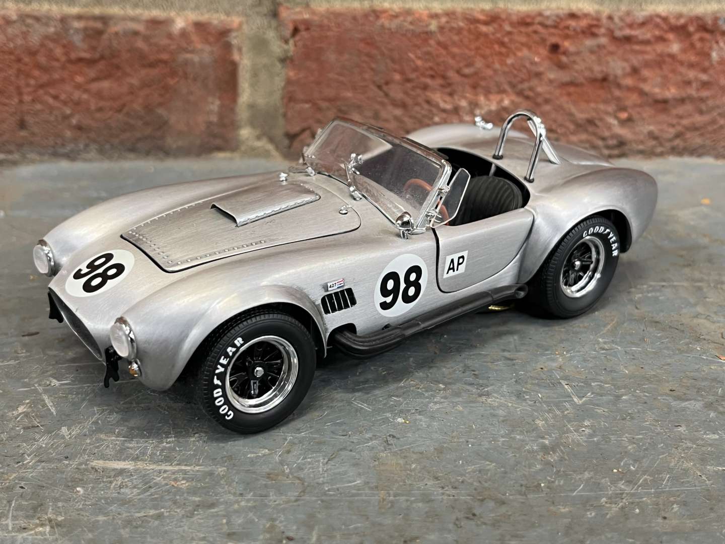 <p>Shelby Cobra Model Car By Franklin Mint&nbsp;&nbsp;</p>