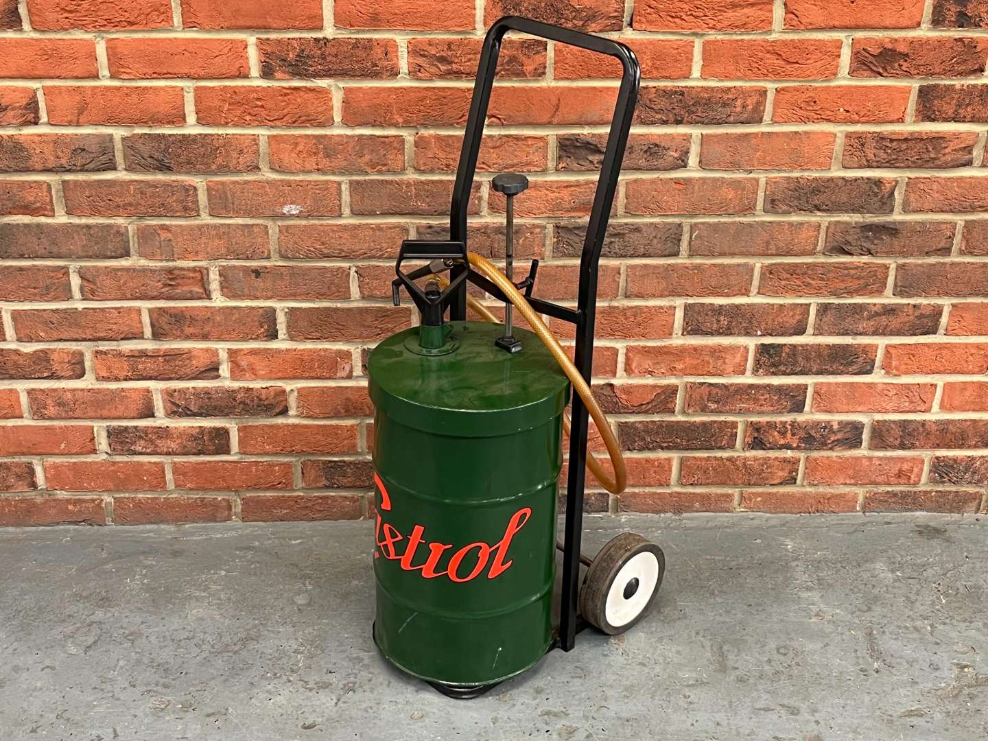 <p>Castrol Liveried Oil Dispenser&nbsp;</p>