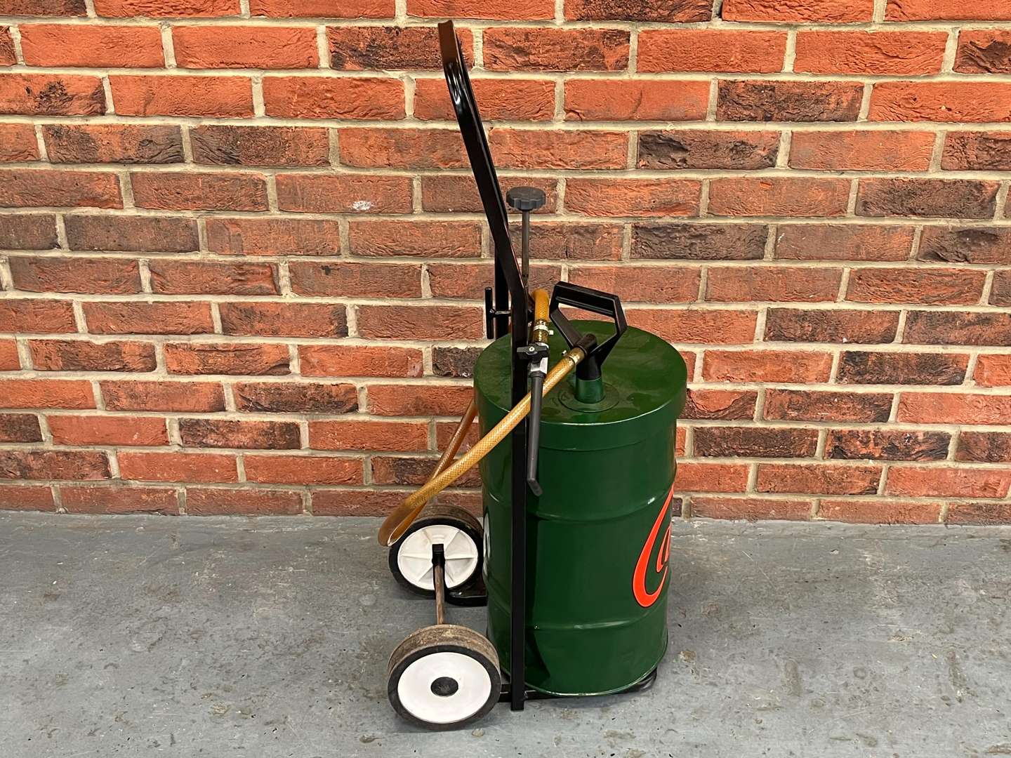 <p>Castrol Liveried Oil Dispenser&nbsp;</p>