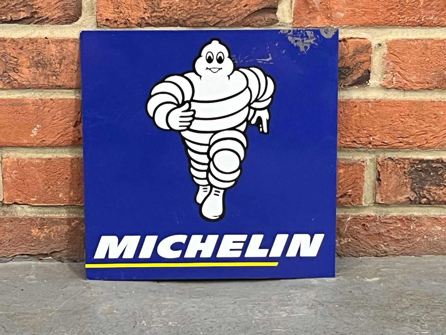 <p>Michelin Small Sign</p>