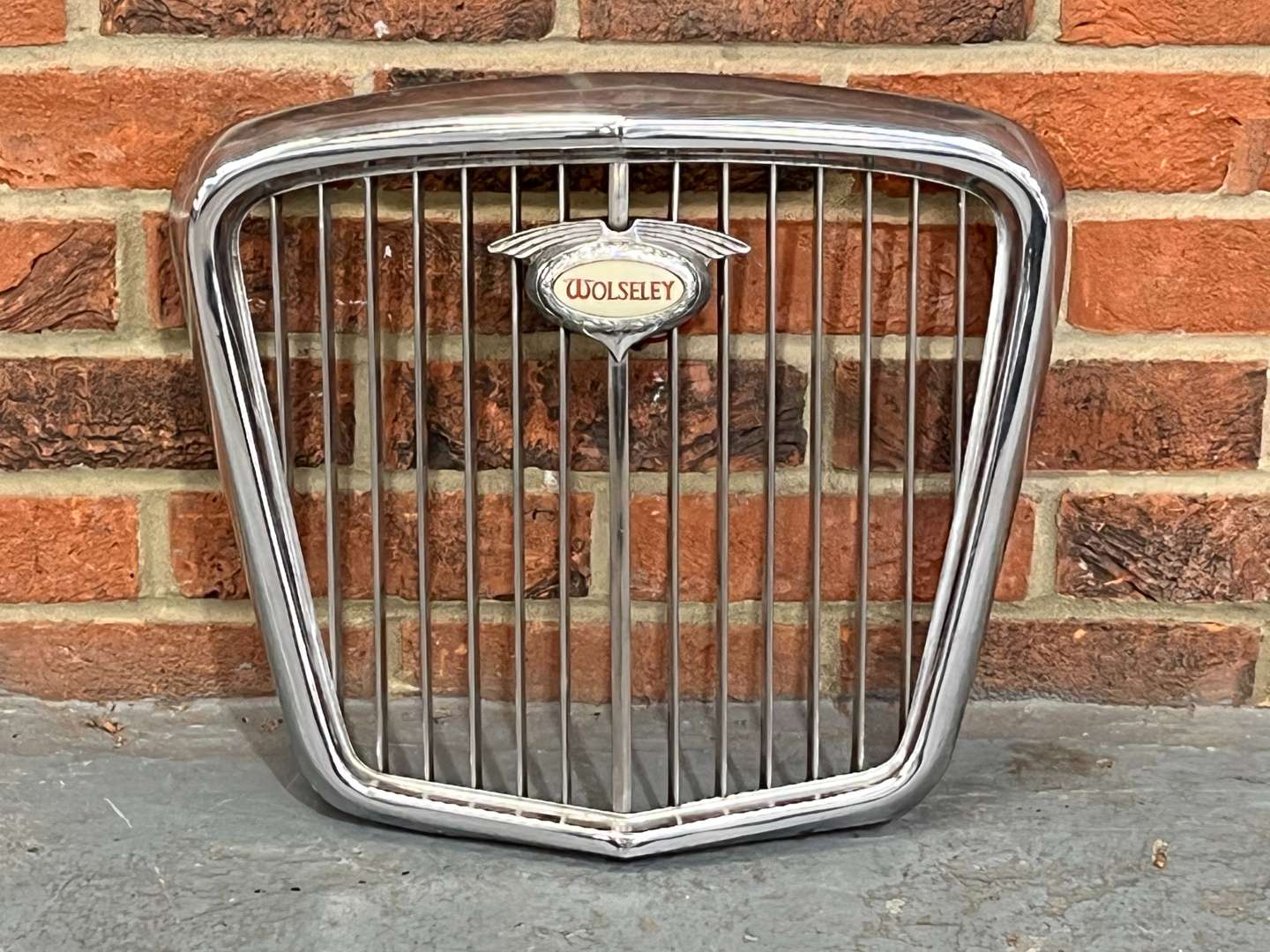 <p>Jaguar XKS Grille and Mascot Together With a Wolseley Grille (3)</p>