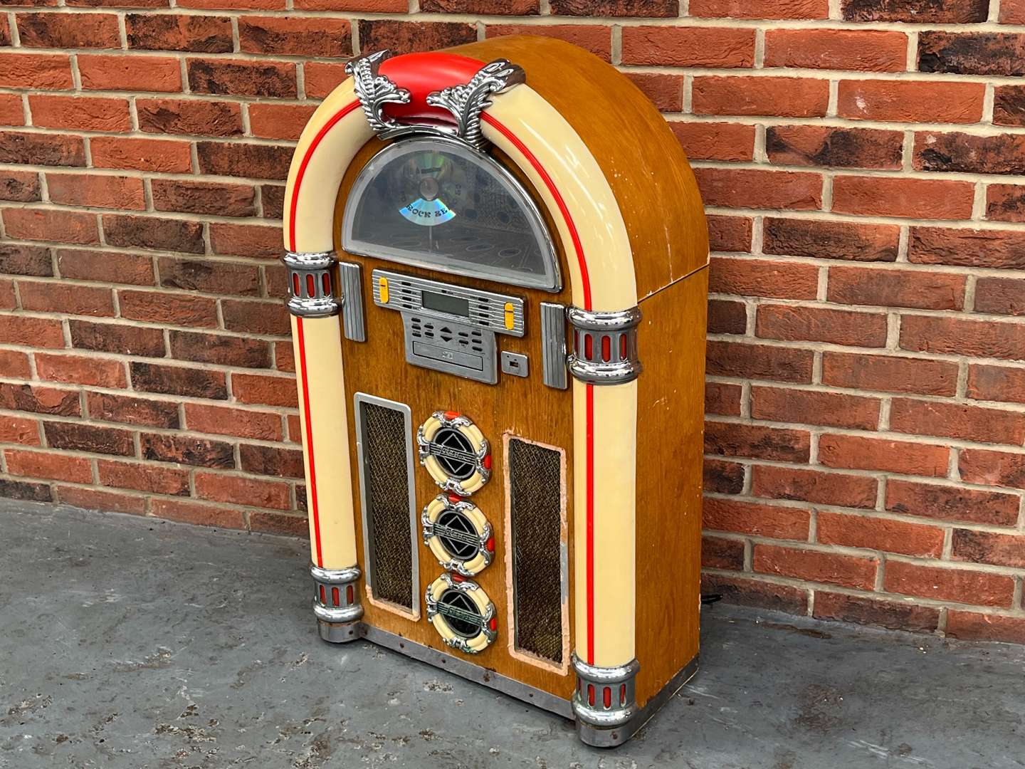 <p>Rock Zero 50 Half Sized Juke Box a/f</p>