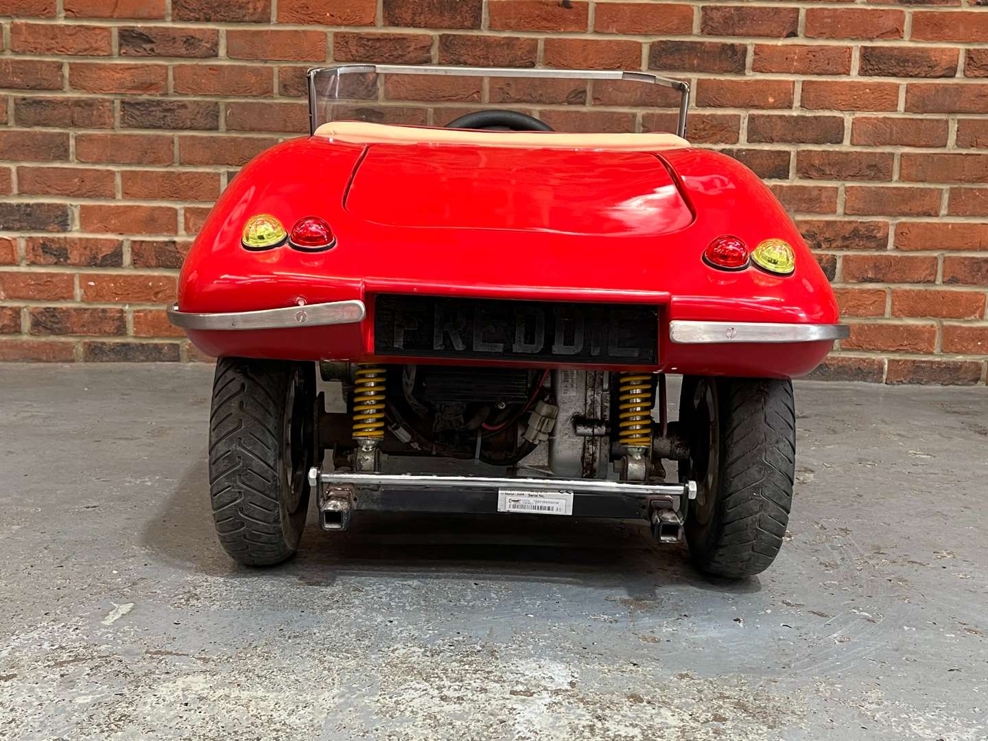 <p>Jaguar E-Type Battery Powered Childs Car</p>