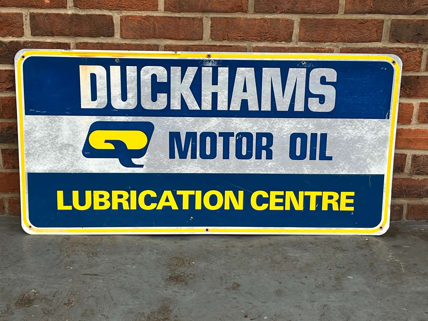 <p>Duckhams Motor Oil Lubrication Centre Aluminium Sign&nbsp;</p>