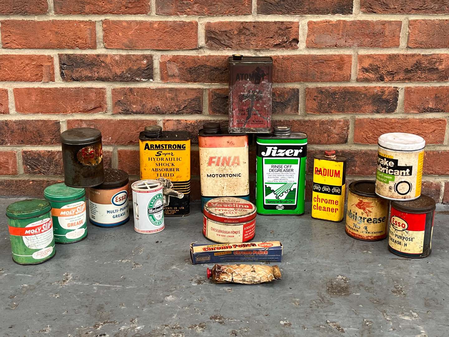 <p>Mixed Lot Of Oil Cans Etc</p>