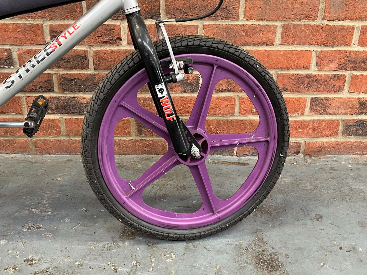 <p>Raleigh Wolf&nbsp; Street Style BMX Bike</p>