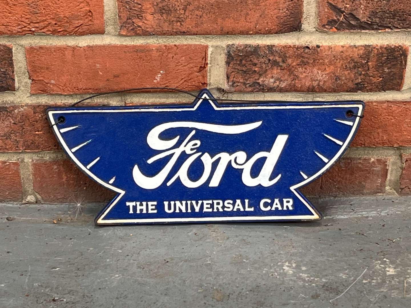 <p>Ford Universal Cast Iron Emblem</p>