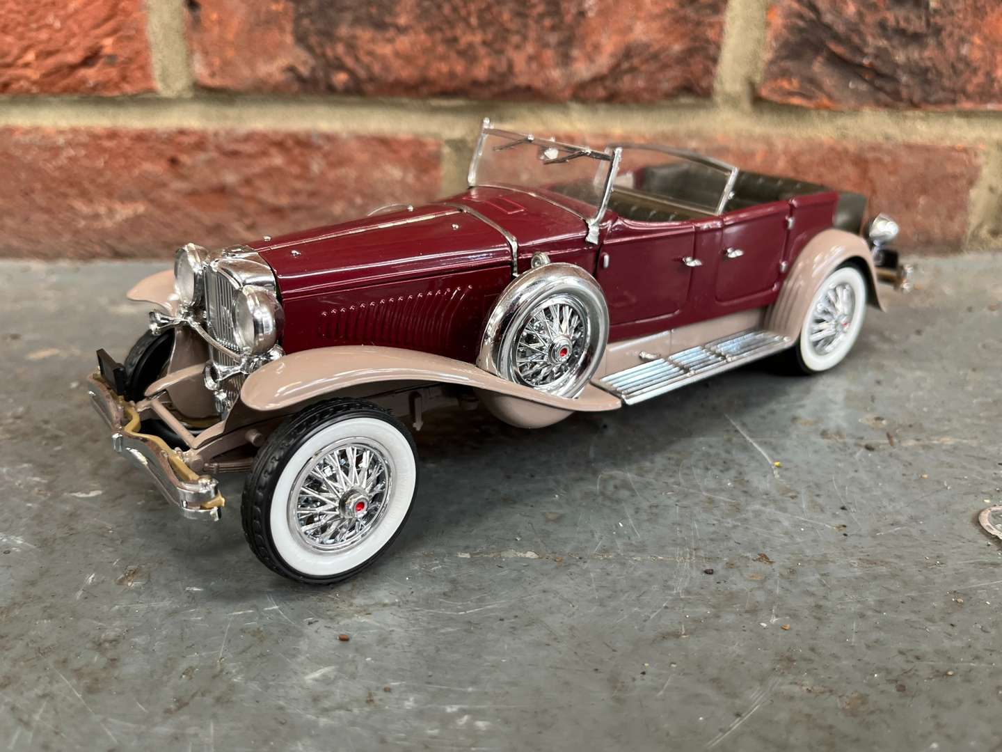 <p>Franklin Mint 1930 Duesenberg J Derham Tourster 1:24 Scale Model</p>