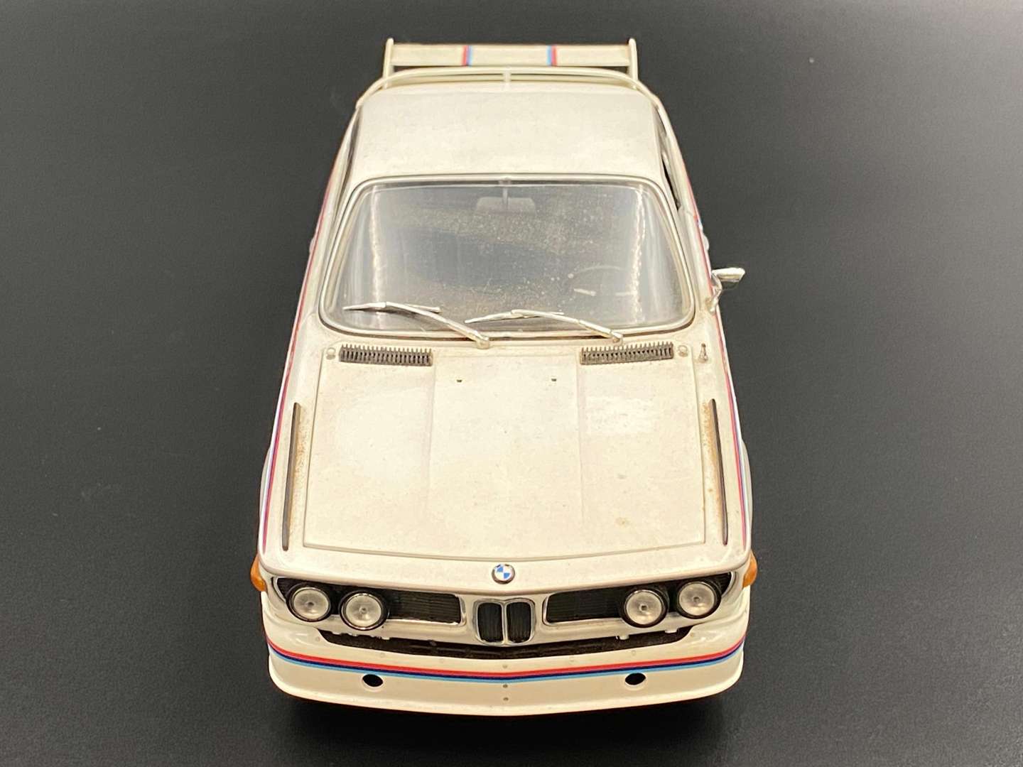 <p>MINICHAMPS. 1973 BMW 3.0 CSL 1:18</p>