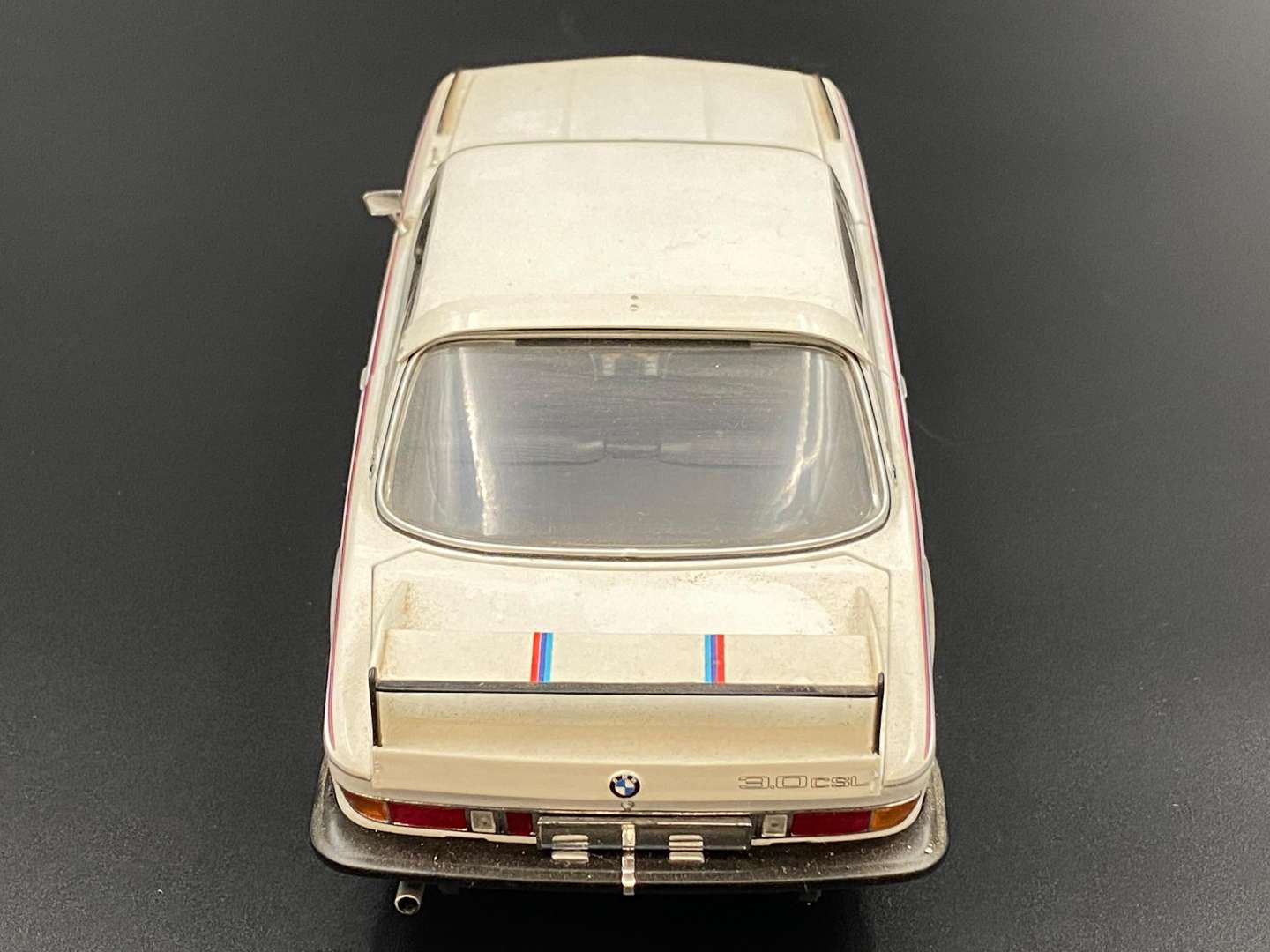 <p>MINICHAMPS. 1973 BMW 3.0 CSL 1:18</p>