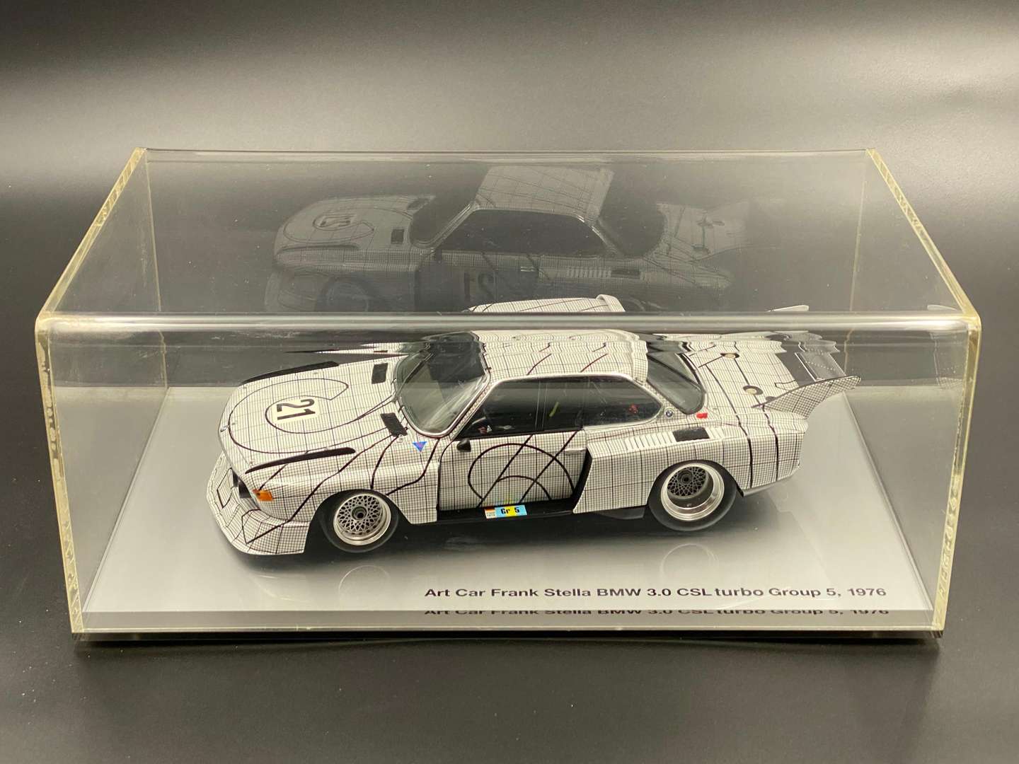 <p>MINICHAMPS. BMW 3.0 CSL by FRANK STELLA 1:18</p>