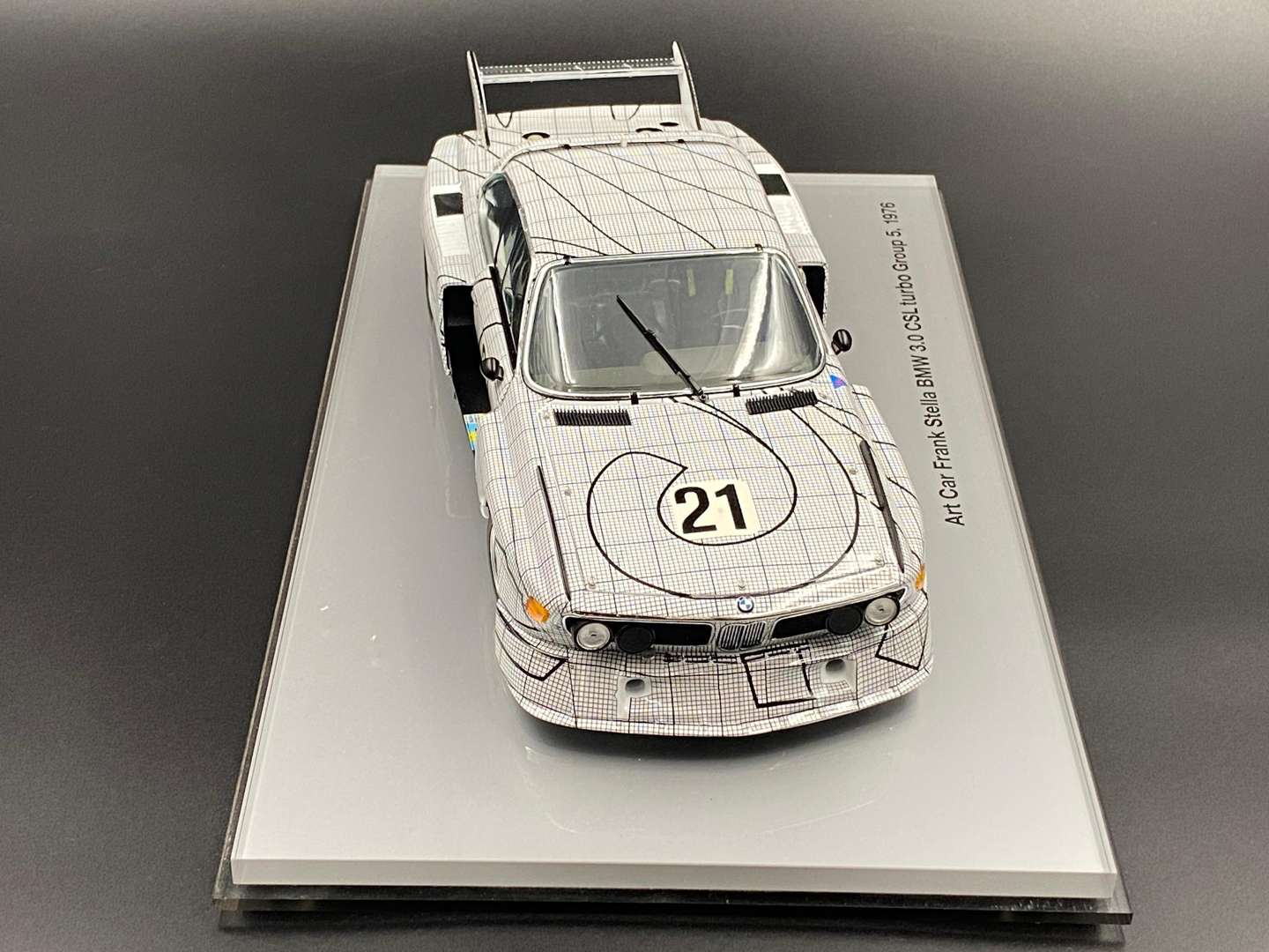 <p>MINICHAMPS. BMW 3.0 CSL by FRANK STELLA 1:18</p>