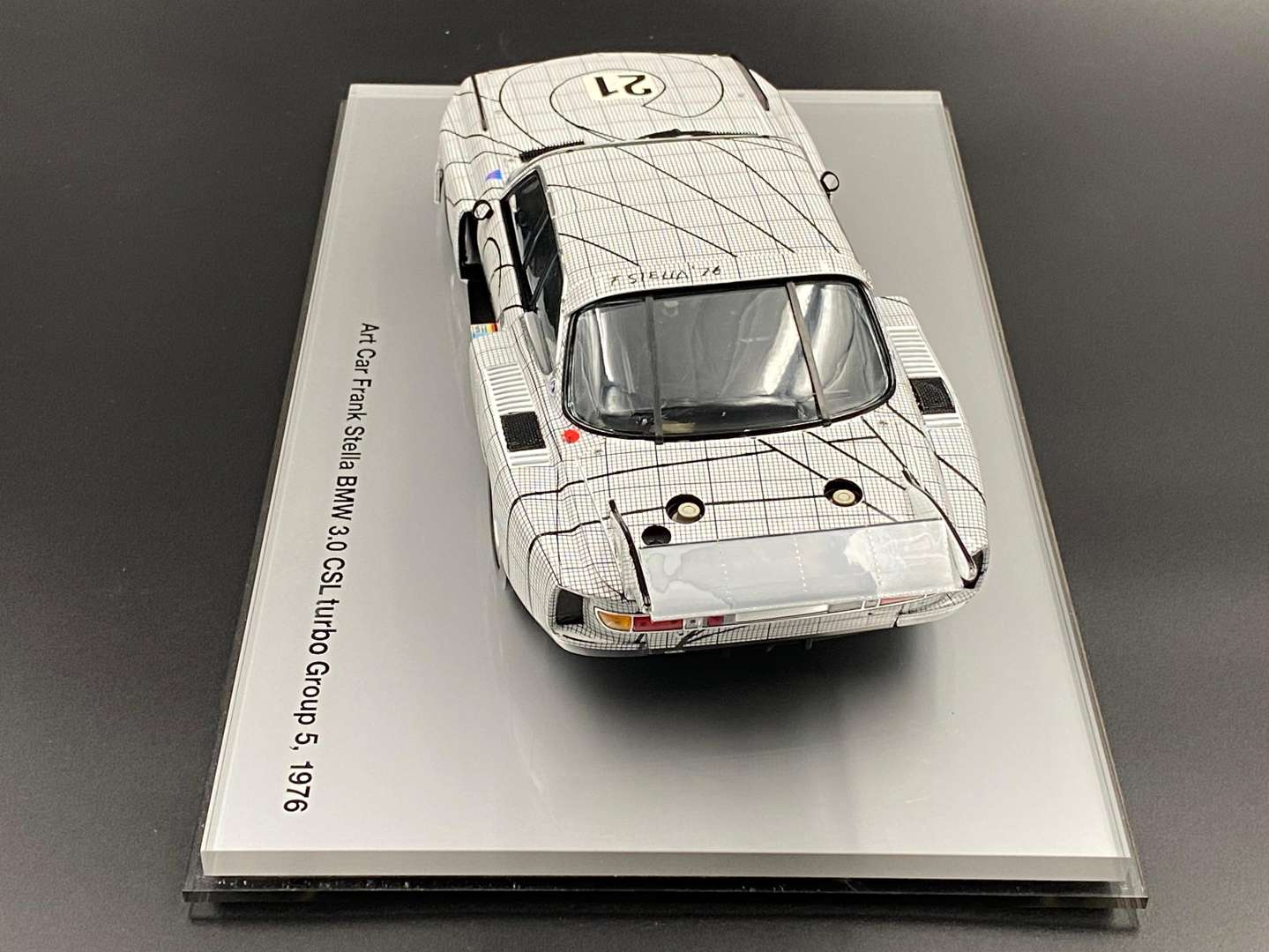 <p>MINICHAMPS. BMW 3.0 CSL by FRANK STELLA 1:18</p>