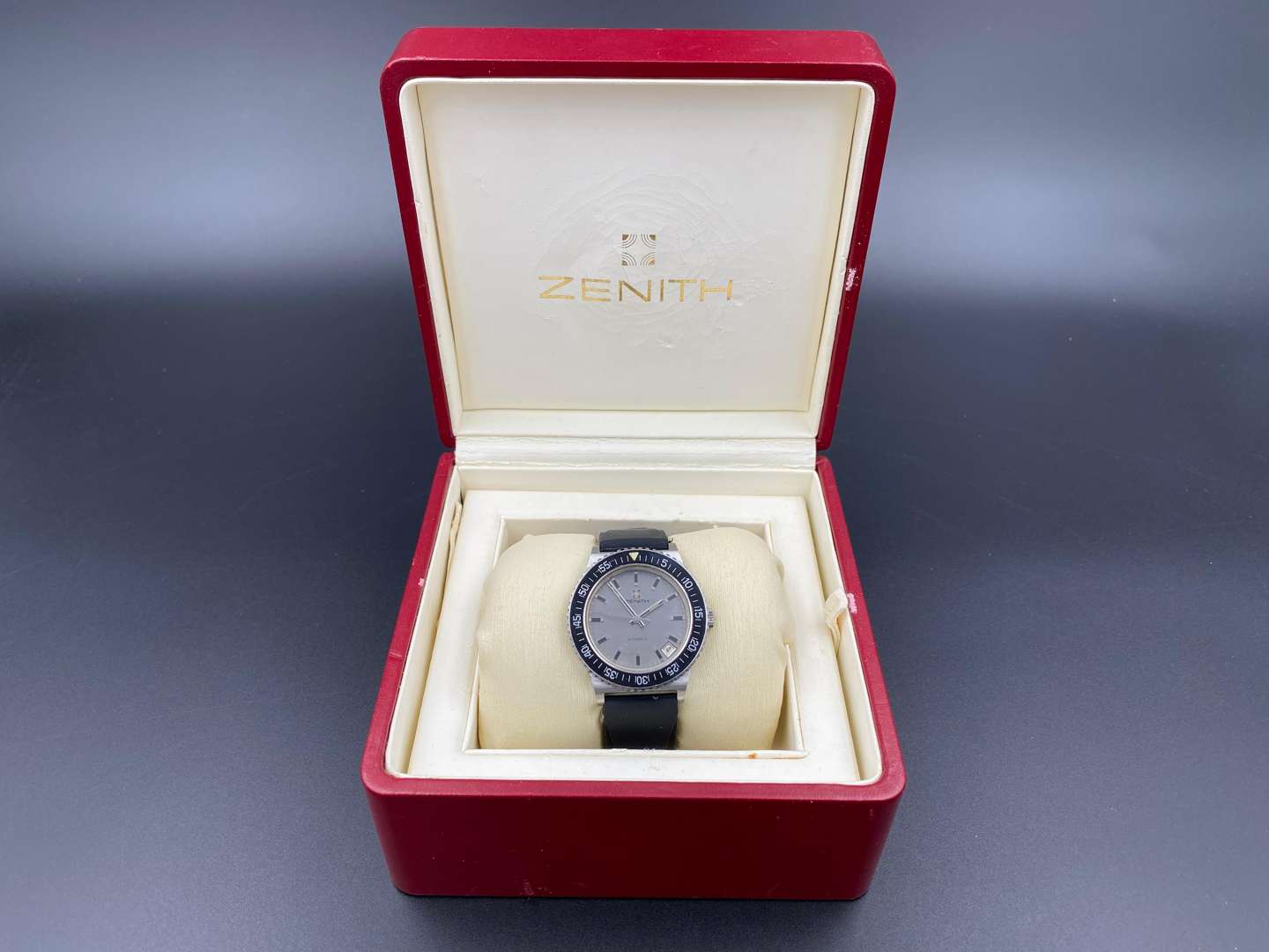 <p>ZENITH, “Surf”, a stainless steel, automatic, centre seconds, calendar wristwatch. Ref 01 0170 380.</p>