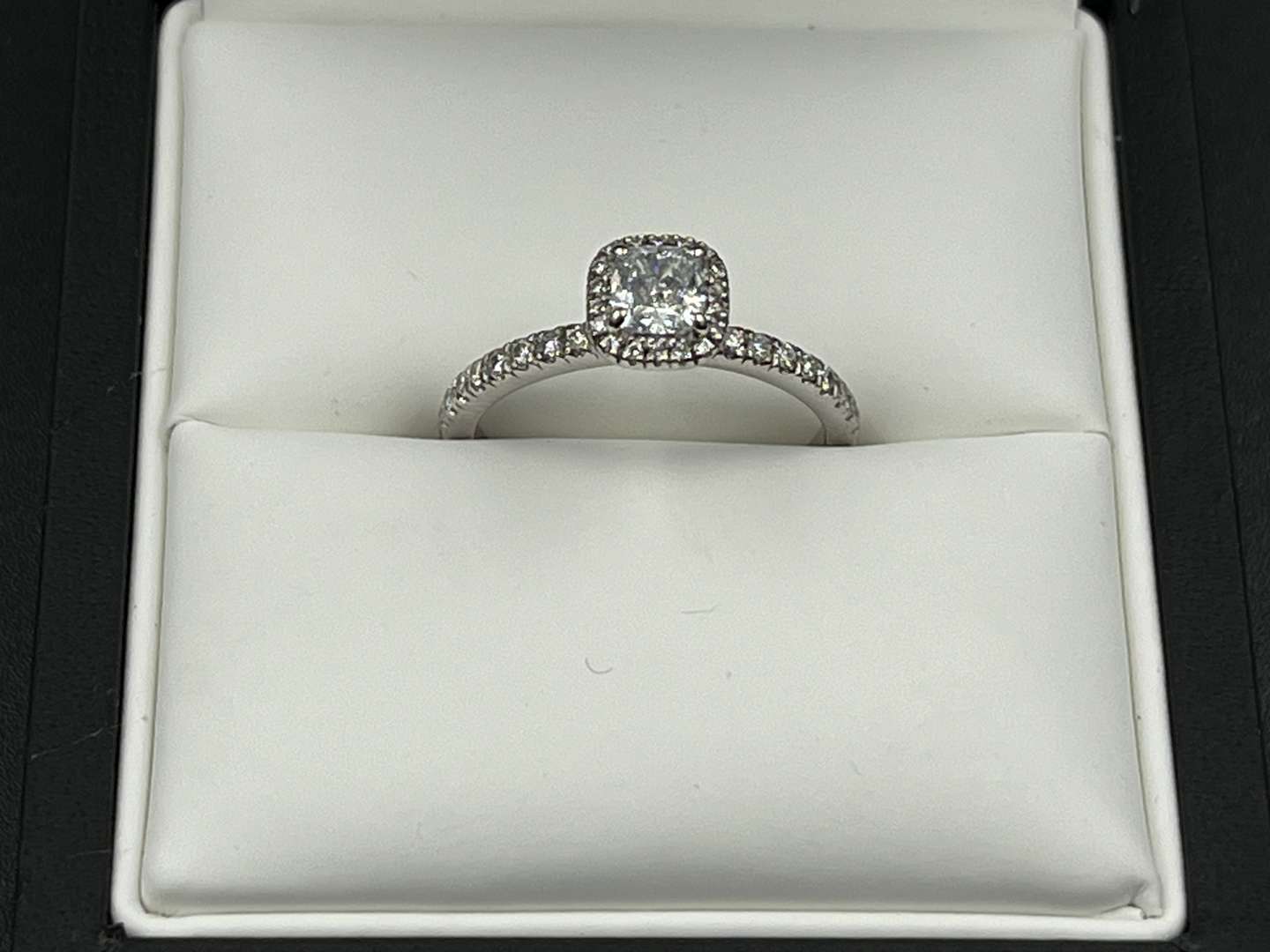 <p>18ct white gold ring with multi diamond setting.</p>