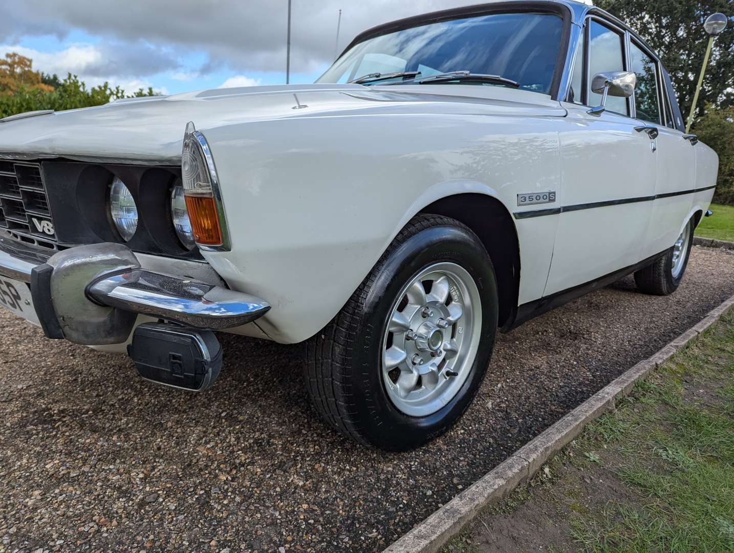 <p>1976 ROVER P6 3500S&nbsp;</p>