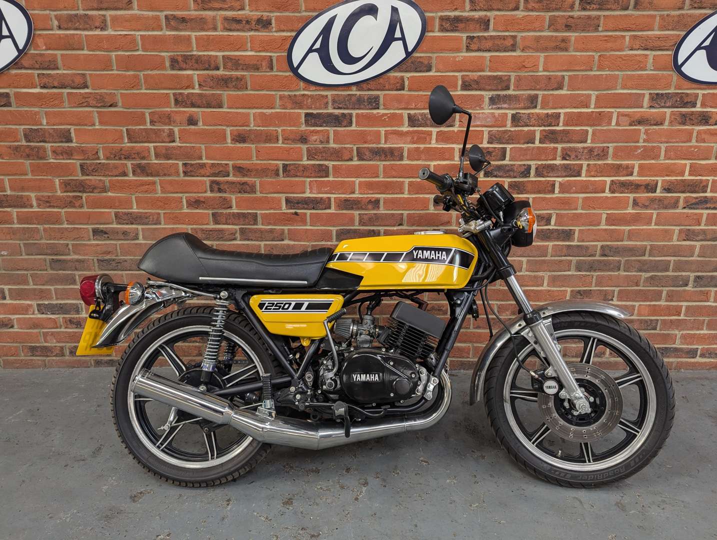 <p>1978 YAMAHA RD 250&nbsp;</p>